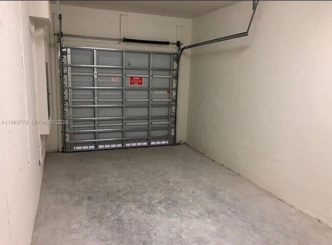 Building Photo - 3392 SE 1st St