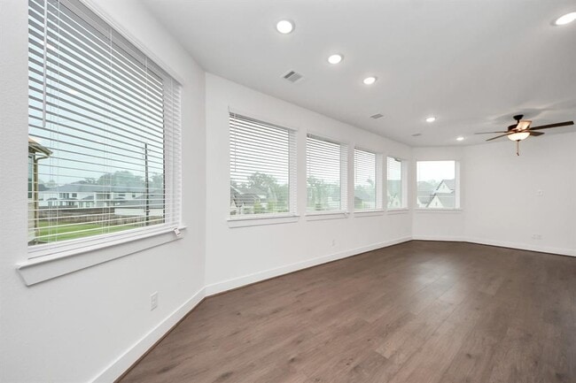 Building Photo - 1422 Shaded Rock Dr