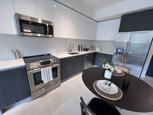 Building Photo - 20421 NW 20th Ct