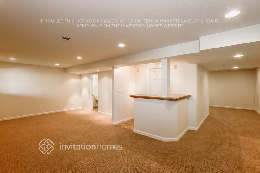 Building Photo - 4992 N Silverlace Dr