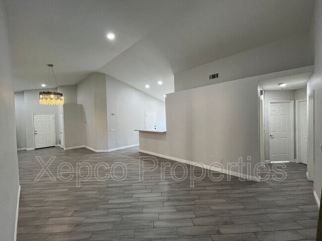 Building Photo - 81812 Tecoma Ave