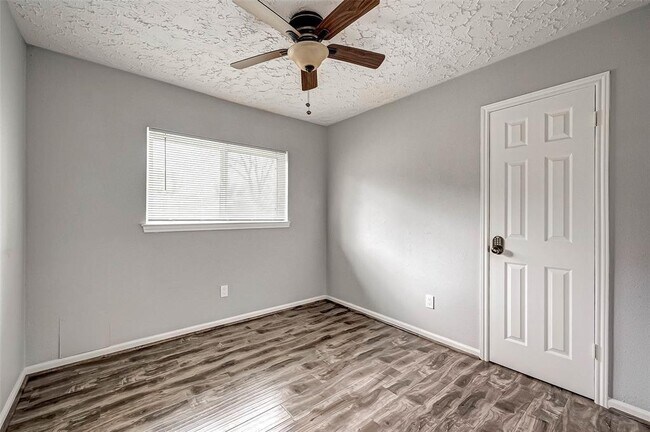 Building Photo - 14110 Taco Ct