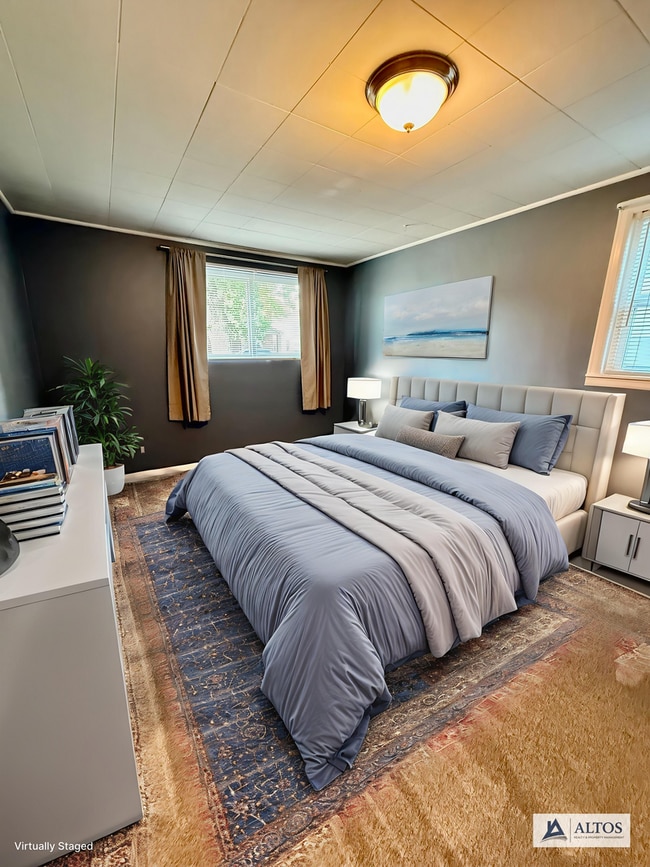 Building Photo - Updated 3 Bed Home with Large Yard