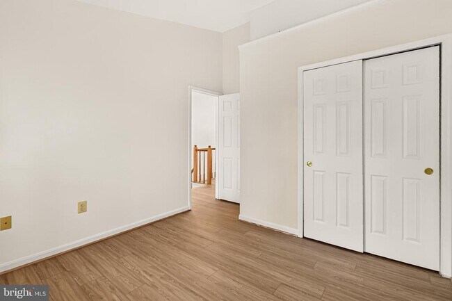 Building Photo - 14637 Stream Pond Dr