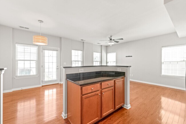 Building Photo - 3 Bedroom townhome in South Charlotte
