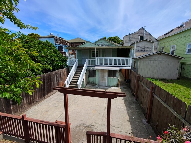 Building Photo - 1941 Chestnut St