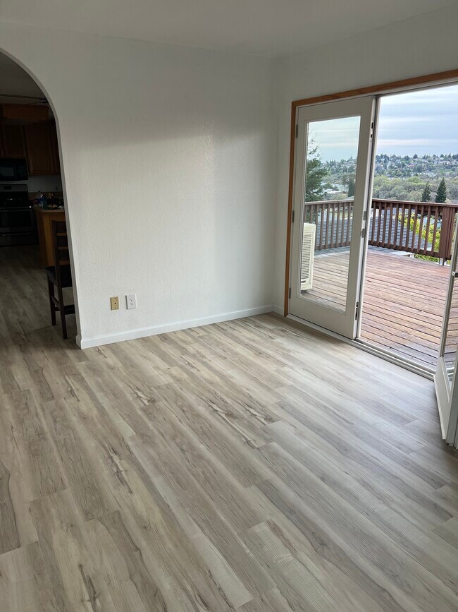 Building Photo - 2822 Montebello Way