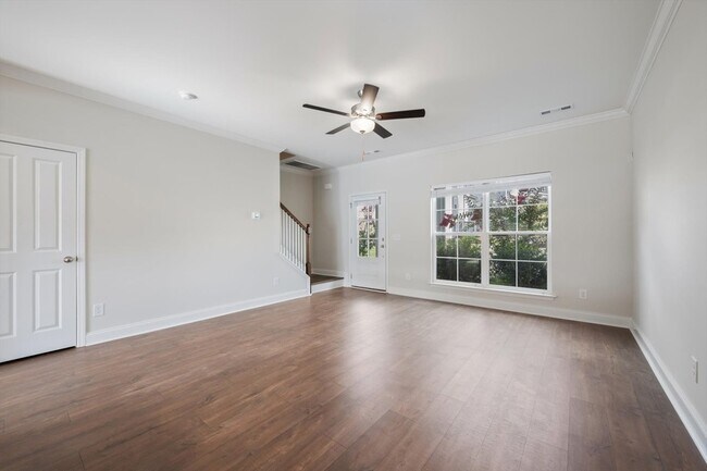 Building Photo - 842 Westcott Ln