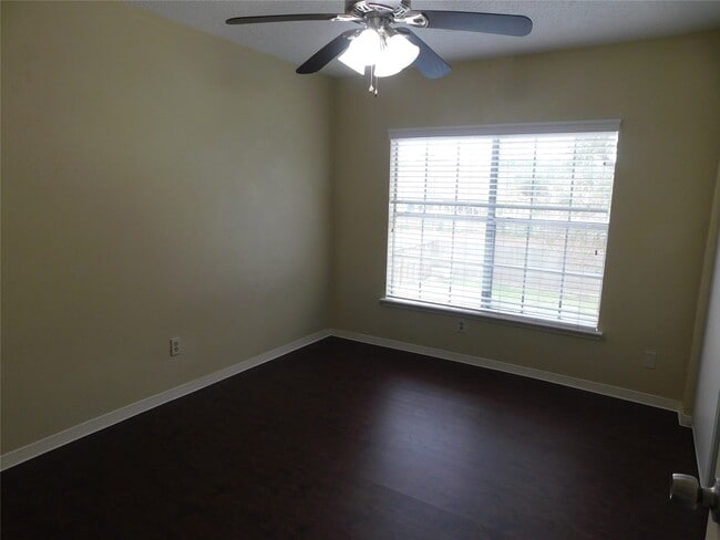 Building Photo - 3303 Rimrock Dr