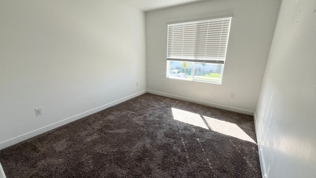 Building Photo - 3 Bedroom/2 Bathroom home in Saratoga Springs