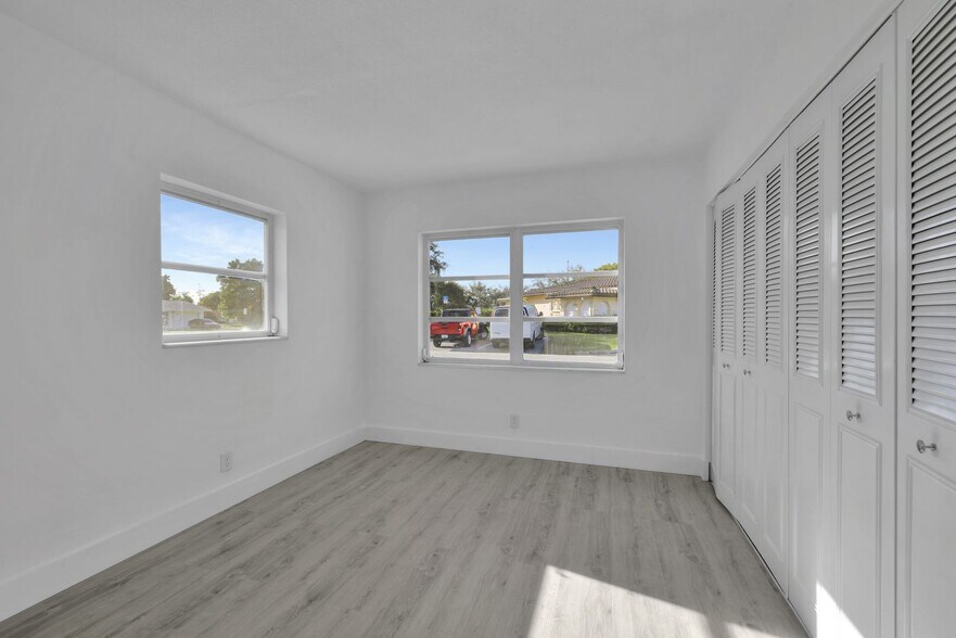 Building Photo - 4964 NW 48th Way