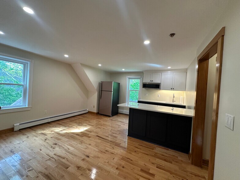 Building Photo - 94 Kiahs Way