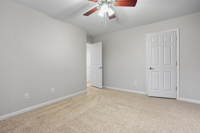 Building Photo - 2040 Towering Oaks Drive