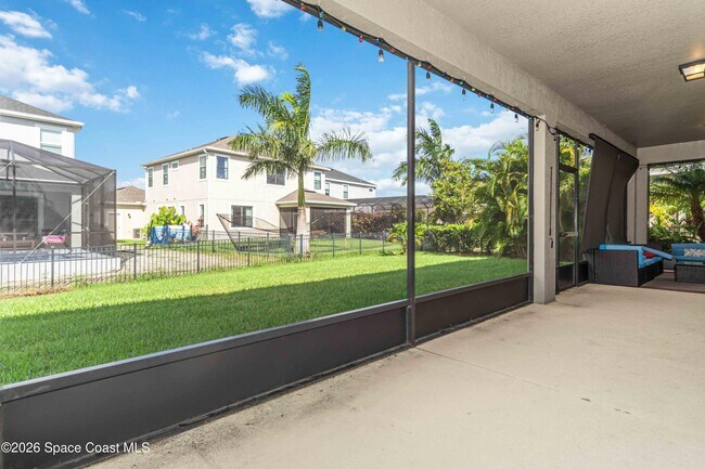 Building Photo - 8212 Paragrass Ave