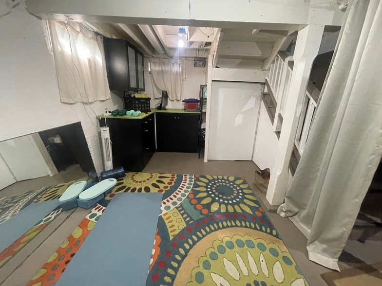 Downstairs - 824 N Killingsworth Ct