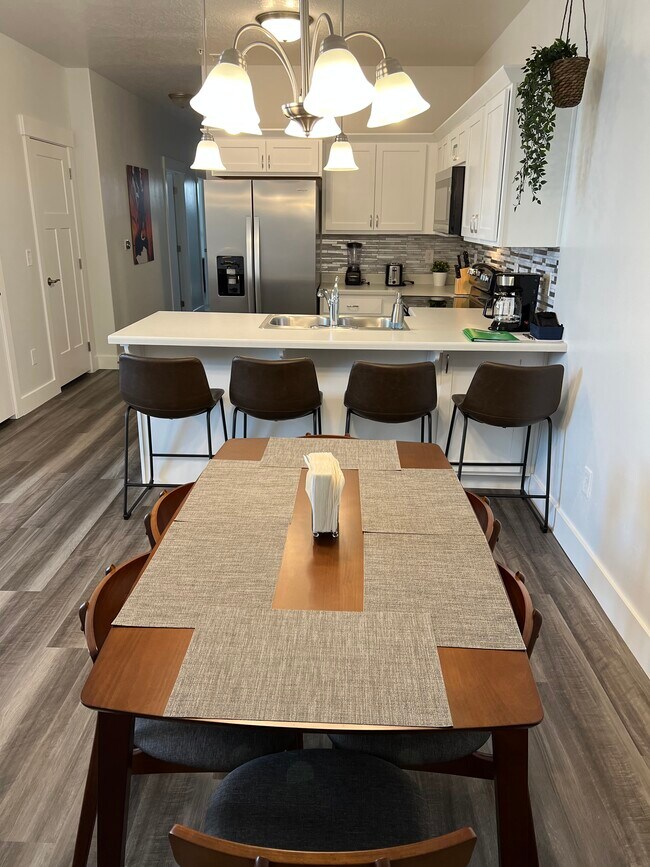 Dining room - 767 N 380 W