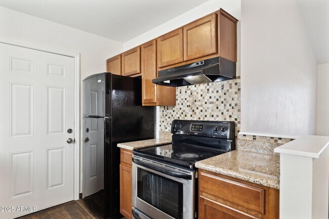 Building Photo - 7027 S 40th Pl