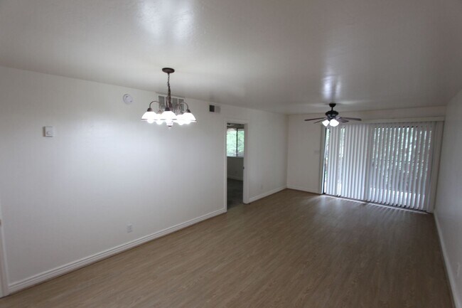 Building Photo - 3200 S Litzler Dr