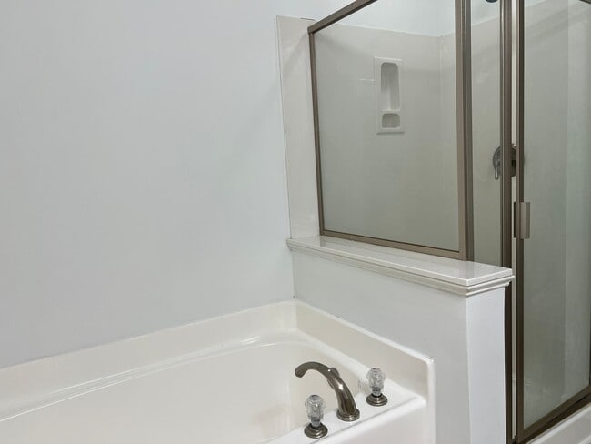 Building Photo - Gorgeous 3/2.5 End Unit Condo in Simpsonvi...