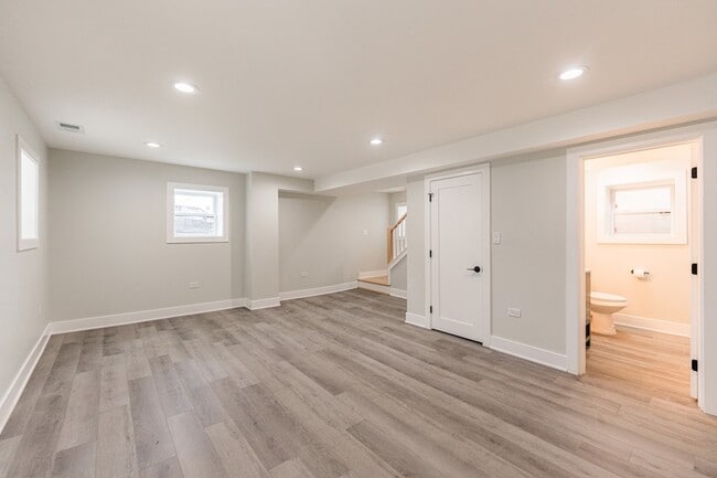 Building Photo - 4129 N Oketo Ave