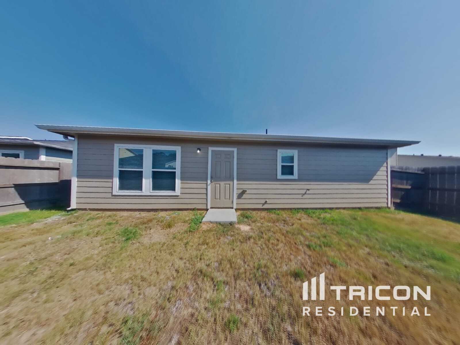 Building Photo - 15680 Del Norte Dr