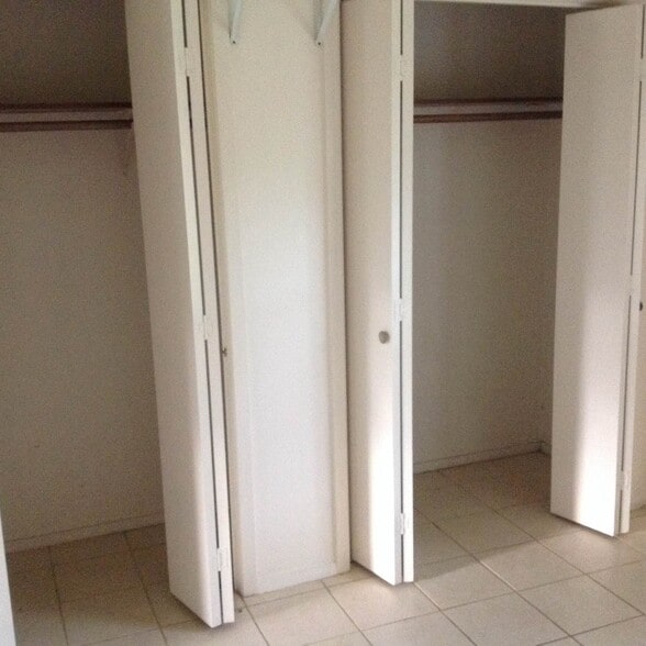 Bedroom Closet - 1907 Castle Gate Cir
