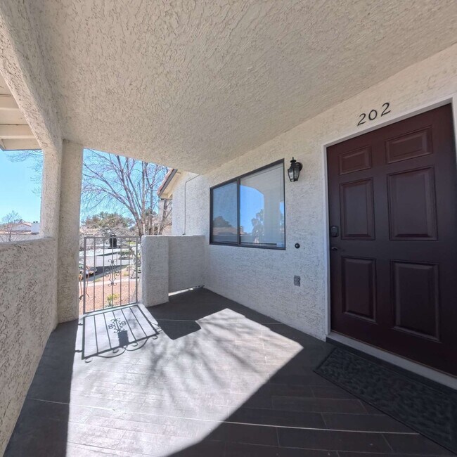 Building Photo - Highly Remodeled | 2nd Floor | Storage Room