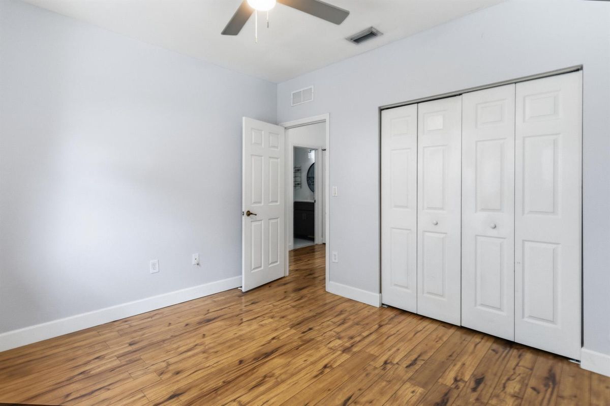 Building Photo - 5056 SW 141st Ave