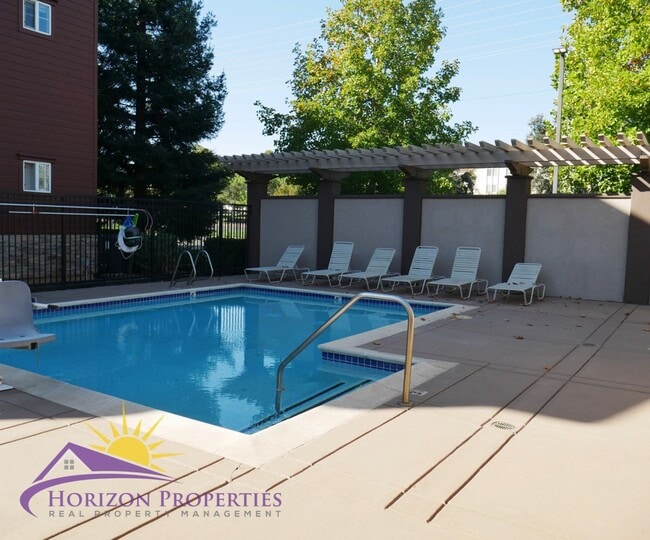 Building Photo - Cozy 1 Bed 1 Bath 786 Sq. Ft. Sundance Condo in Fair Oaks