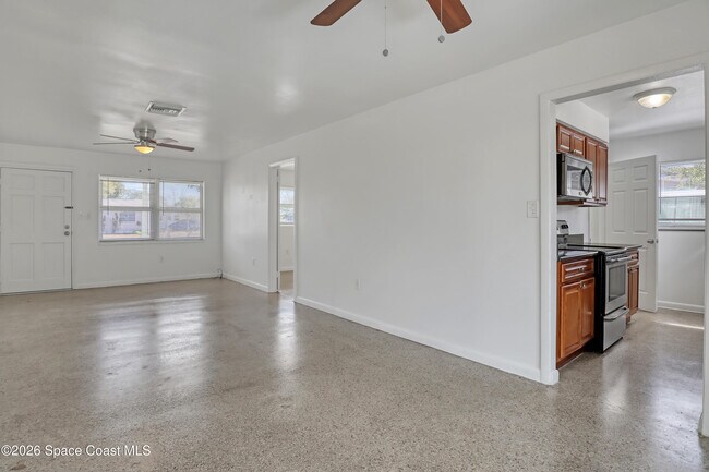 Building Photo - 4430 Barnsdale Dr