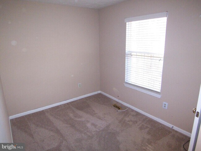 Building Photo - 411 Grasmere Dr