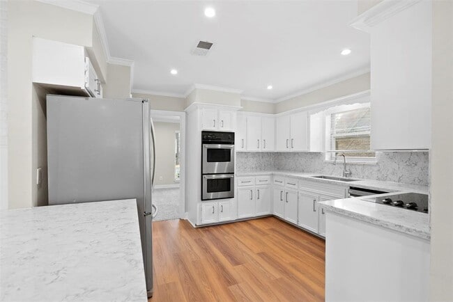 Building Photo - 12434 Briar Forest Dr