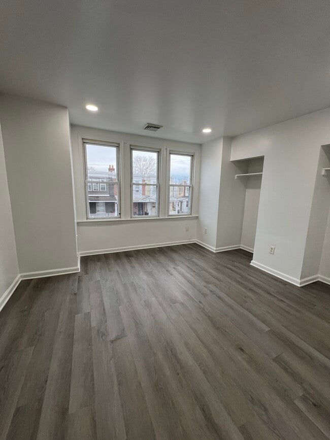 Building Photo - 912 Pennell St