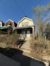 Building Photo - 810 Gearing Ave