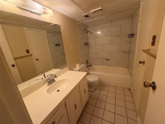 Building Photo - 14777 Wunderlich Dr