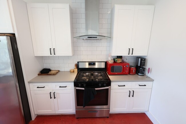 Building Photo - Newly Built Duplex!