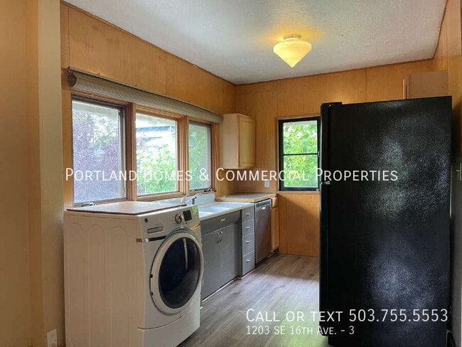 Building Photo - 1203 SE 16th Ave
