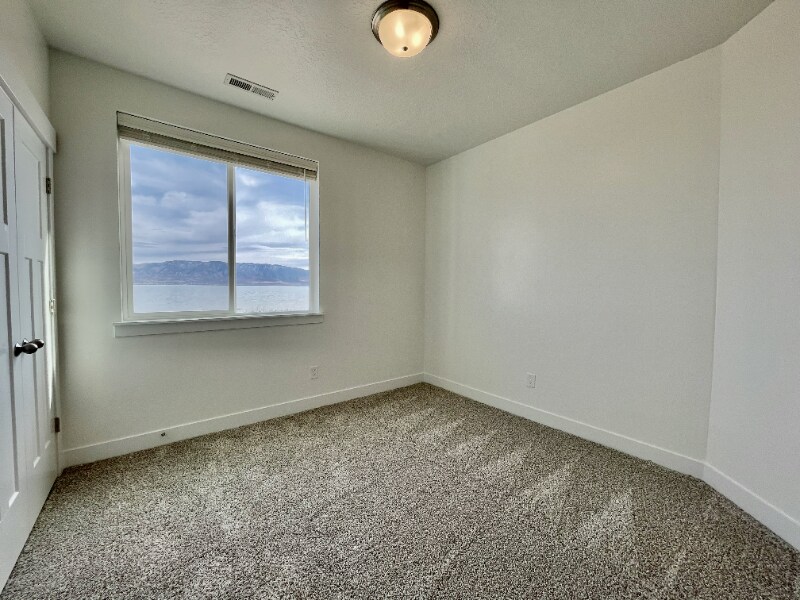 Building Photo - 701 N 380 W