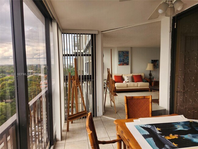 Building Photo - 1925 Brickell Ave