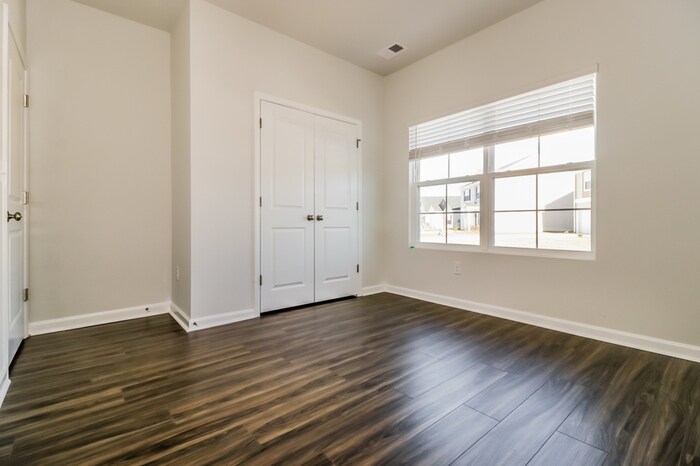 Building Photo - 135 Dorian Lp