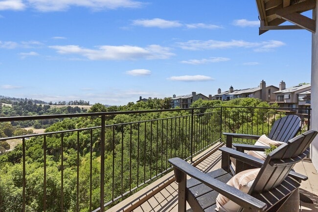 Building Photo - Spacious 4-Story Townhouse with Panoramic ...