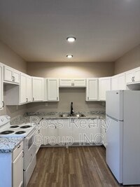 Building Photo - 1441 N Erie St