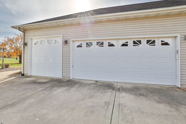 Building Photo - 151 N Meadow Ridge Trail