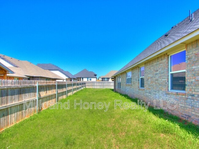 Building Photo - 6271 NW 178th Cir