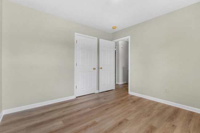 Building Photo - 109 Summer Vale Dr