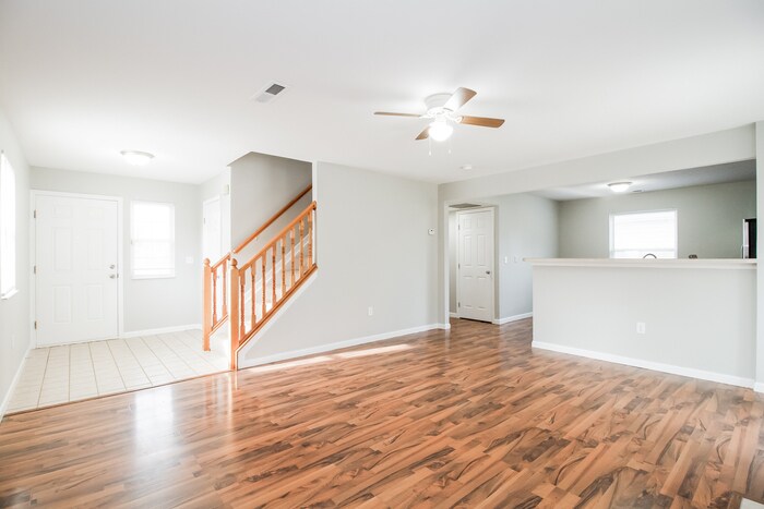 Building Photo - 1021 Canterbury Ln