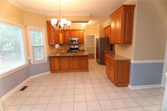 Building Photo - 2021 Shadow Creek Dr
