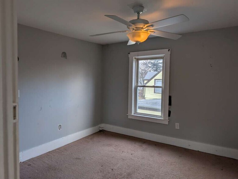 Building Photo - 91 Maplewood Ave