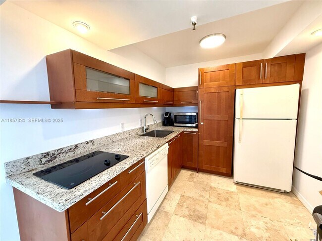 Building Photo - 20505 E Country Club Dr