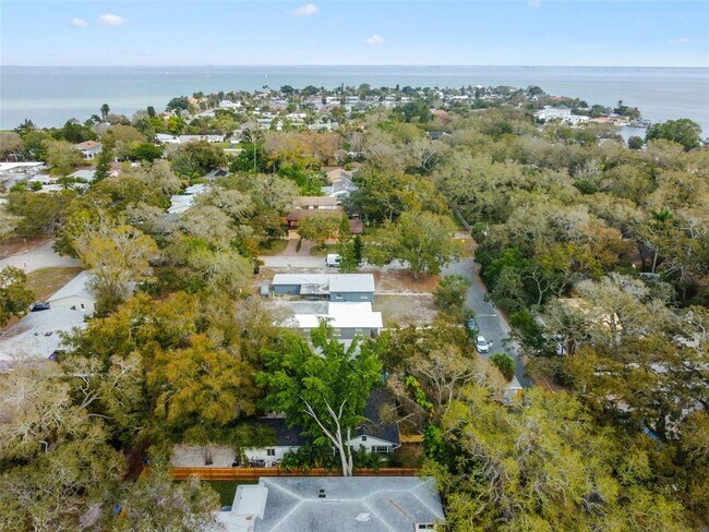 Building Photo - 145 24th Ave SE